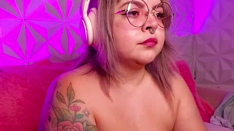 Gina George online show from November 14, 11:28 pm