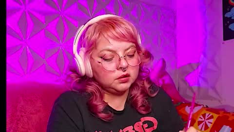 Gina George online show from January 6, 1:20 am