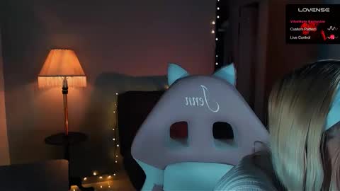 I AM JENN  online show from January 12, 9:19 pm