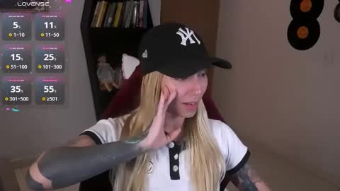 I AM JENN  online show from September 27, 5:49 am