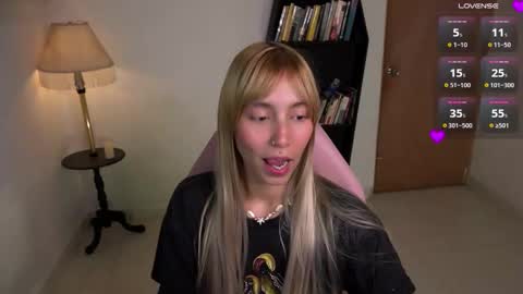 I AM JENN  online show from February 6, 3:21 am