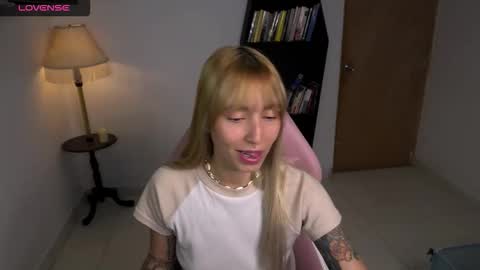 I AM JENN  online show from February 13, 3:43 am