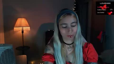 I AM JENN  online show from January 19, 10:06 pm