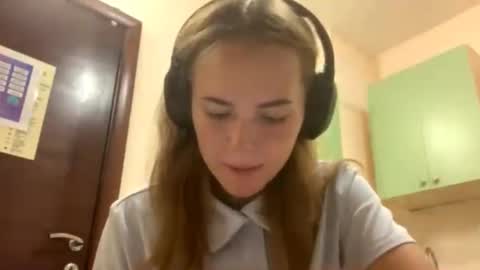 Snapshot of saundrayeeloy chatting on September 15, 6:42 pm Martha online show from September 15, 6:42 pm
