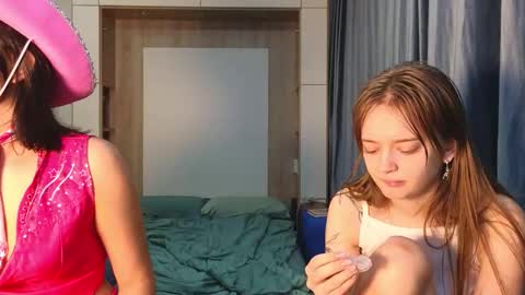 LUNA and ANNA    online show from October 27, 6:08 pm