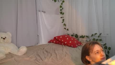 LUNA and ANNA    online show from October 6, 2:24 pm