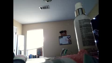 Snapshot of savage352ratchet chatting on October 24, 1:56 pm Bugglove online show from October 24, 1:56 pm