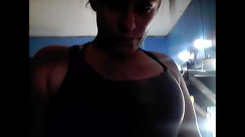 Snapshot of savage352ratchet chatting on January 15, 10:13 pm Bugglove online show from January 15, 10:13 pm