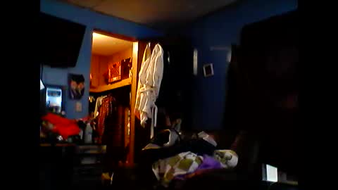 Snapshot of savage352ratchet chatting on December 13, 9:09 pm Bugglove online show from December 13, 9:09 pm