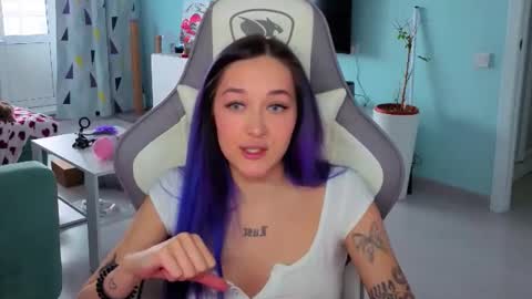 Ariel online show from March 4, 5:04 am