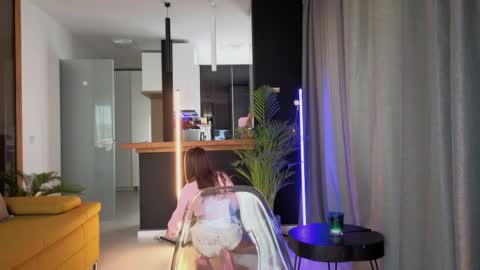 Wild influence online show from April 6, 4:46 am