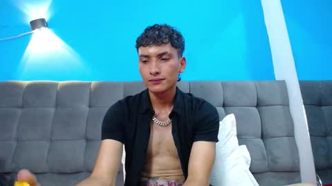 Snapshot of savagelover_ chatting on October 17, 11:31 pm SavageLover online show from October 17, 11:31 pm