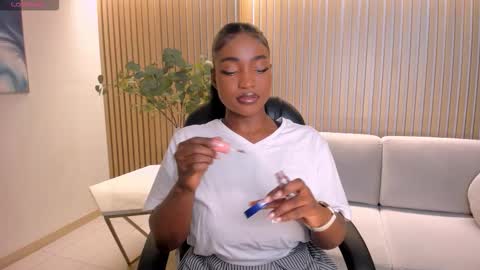 S a v a n n a h  online show from March 19, 1:05 pm