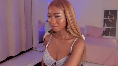 Savannahwildee online show from December 3, 1:36 am