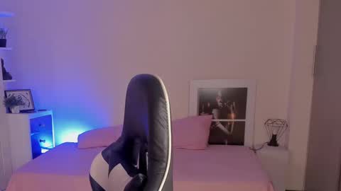 Savannahwildee online show from December 3, 8:44 pm