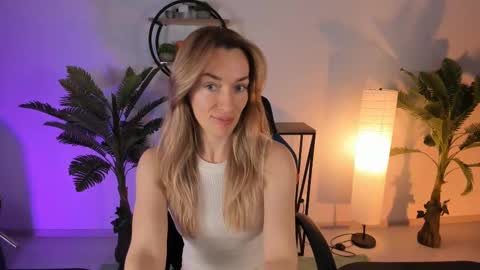 save the qween online show from February 17, 5:14 am