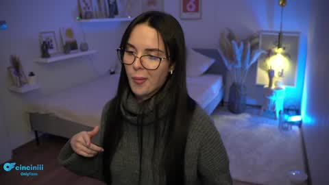 Snapshot of savvage_play chatting on January 15, 10:57 pm Naomi online show from January 15, 10:57 pm