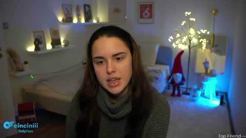 Snapshot of savvage_play chatting on December 8, 7:32 pm Naomi online show from December 8, 7:32 pm