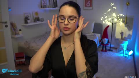 Snapshot of savvage_play chatting on December 3, 7:39 pm Naomi online show from December 3, 7:39 pm