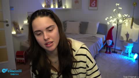 Snapshot of savvage_play chatting on December 1, 7:49 pm Naomi online show from December 1, 7:49 pm