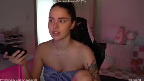 Snapshot of savvage_play chatting on September 11, 5:20 am Naomi online show from September 11, 5:20 am