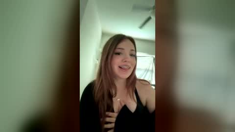 savvyxoxo00 online show from July 3, 9:30 pm