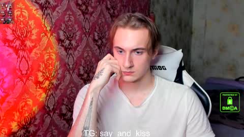 Snapshot of say_and_kiss chatting on February 21, 10:26 pm Say and kiss online show from February 21, 10:26 pm