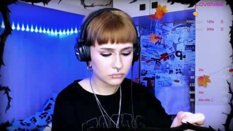 pronoun she. name Mary. age 21. online show from December 16, 2:25 am