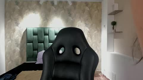 Saya Amaretto  online show from January 13, 10:06 pm