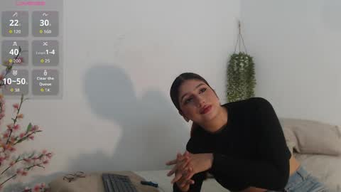 scarlet_100 online show from May 13, 3:27 am