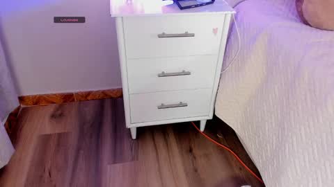 scarlet hill online show from December 10, 5:44 pm