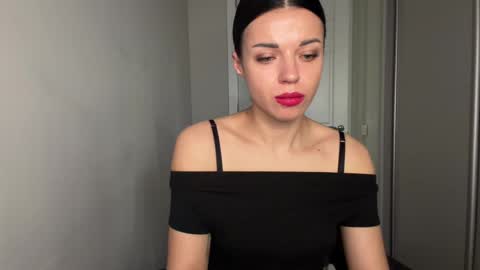 Sophie online show from May 1, 7:02 am