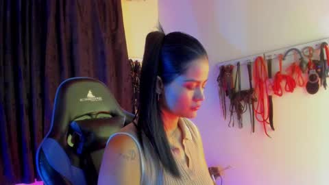 scarlet taylor kennedy online show from October 7, 10:50 pm