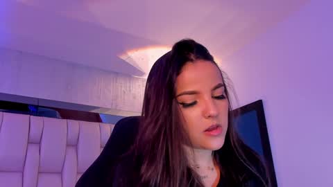 Snapshot of scarlet_monroee chatting on December 17, 7:48 pm Scarleth online show from December 17, 7:48 pm