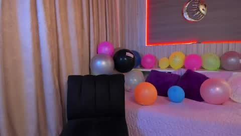 Scarlet  online show from May 20, 3:25 am