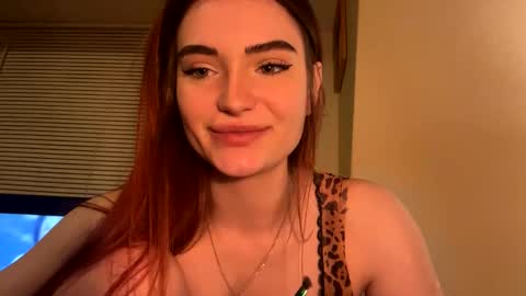 Snapshot of scarletbean chatting on January 24, 11:48 am scarletbean online show from January 24, 11:48 am