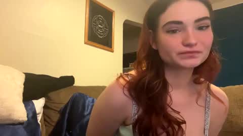 Snapshot of scarletbean chatting on January 7, 1:46 pm scarletbean online show from January 7, 1:46 pm