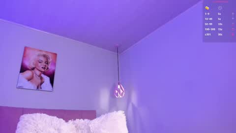 Scarlet  online show from October 9, 6:30 am