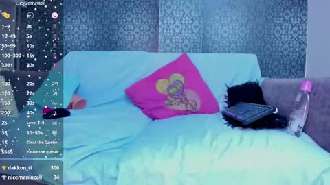 Snapshot of scarleth_blonde chatting on February 9, 10:32 pm SCARLETH online show from February 9, 10:32 pm