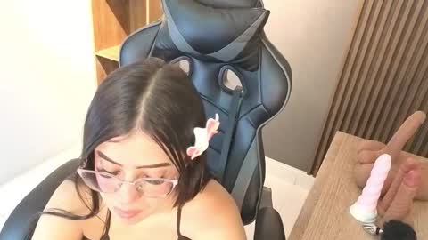 Scarleth online show from March 21, 1:27 pm