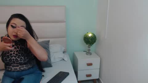 scarlet  online show from March 1, 12:09 pm