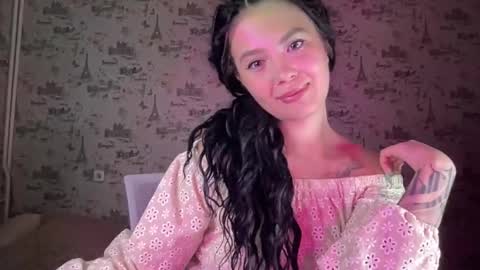 scarletpetal online show from October 4, 10:35 am