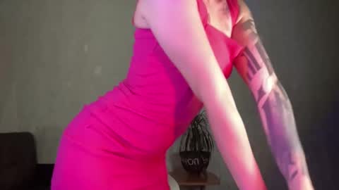 scarletpetal online show from January 8, 12:22 pm