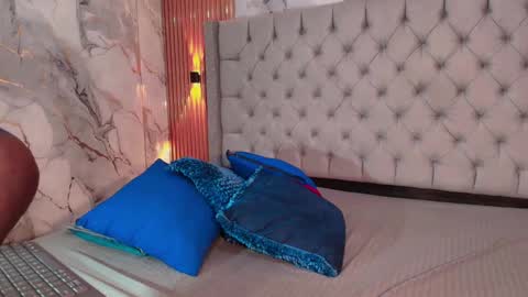 Mariana online show from September 25, 5:14 am