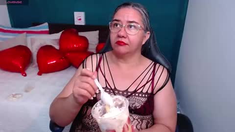 Snapshot of scarlett_duboi1 chatting on February 15, 11:58 pm Scarlett online show from February 15, 11:58 pm