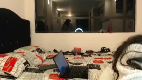 Snapshot of scarlett_evance chatting on February 1, 3:19 am Scarlett and Jazmin online show from February 1, 3:19 am