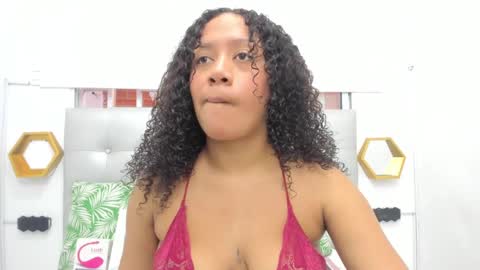 Snapshot of scarlett_fox20 chatting on March 8, 11:27 am scarlett_fox20 online show from March 8, 11:27 am
