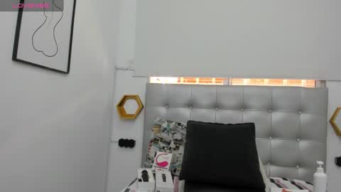 Snapshot of scarlett_fox20 chatting on February 4, 2:43 pm scarlett_fox20 online show from February 4, 2:43 pm