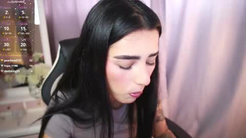 Lauren Scarlett online show from November 24, 8:40 pm