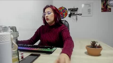 Snapshot of scarlett_sen chatting on March 10, 1:10 pm Mistress Scarlett online show from March 10, 1:10 pm